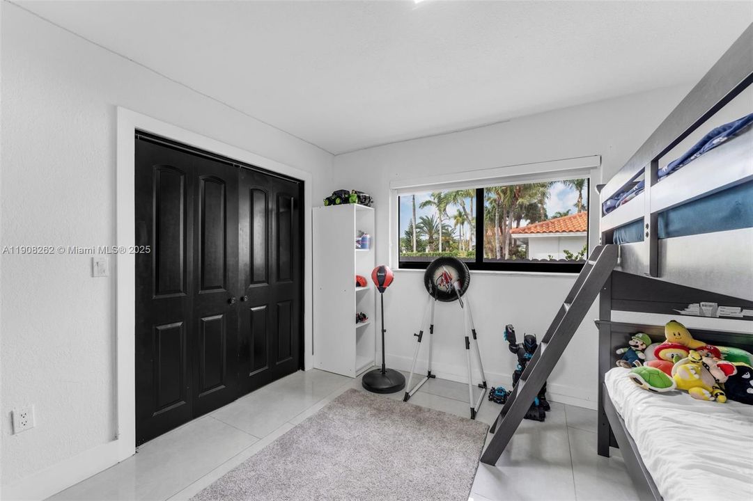 For Sale: $2,100,000 (5 beds, 3 baths, 2191 Square Feet)