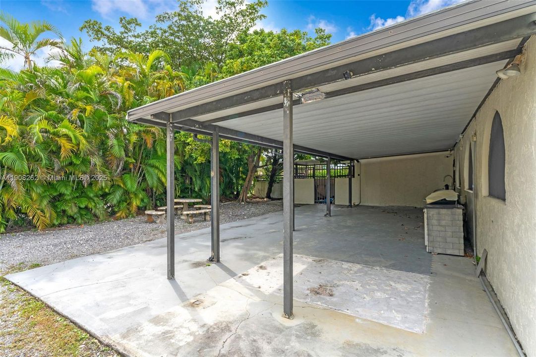 For Sale: $2,100,000 (5 beds, 3 baths, 2191 Square Feet)