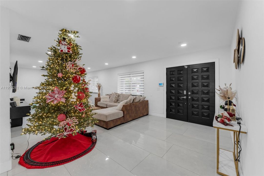 For Sale: $2,100,000 (5 beds, 3 baths, 2191 Square Feet)