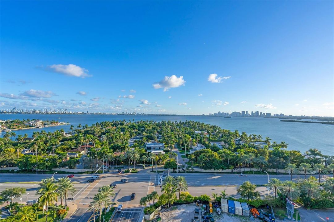 合同活跃: $690,000 (2 贝兹, 2 浴室, 1552 平方英尺)