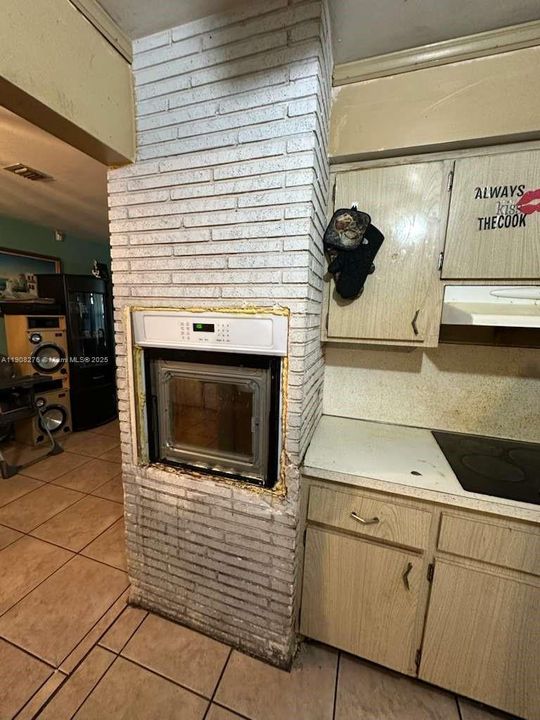 Activo con contrato: $339,900 (3 camas, 1 baños, 1026 Pies cuadrados)