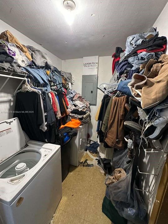 Activo con contrato: $339,900 (3 camas, 1 baños, 1026 Pies cuadrados)