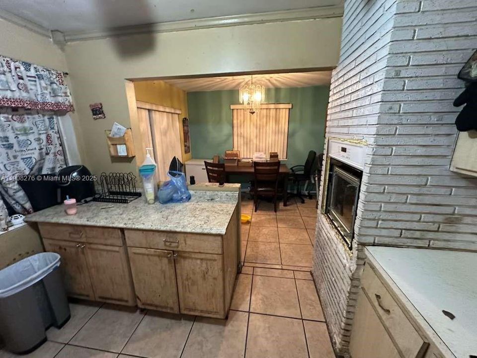 Activo con contrato: $339,900 (3 camas, 1 baños, 1026 Pies cuadrados)