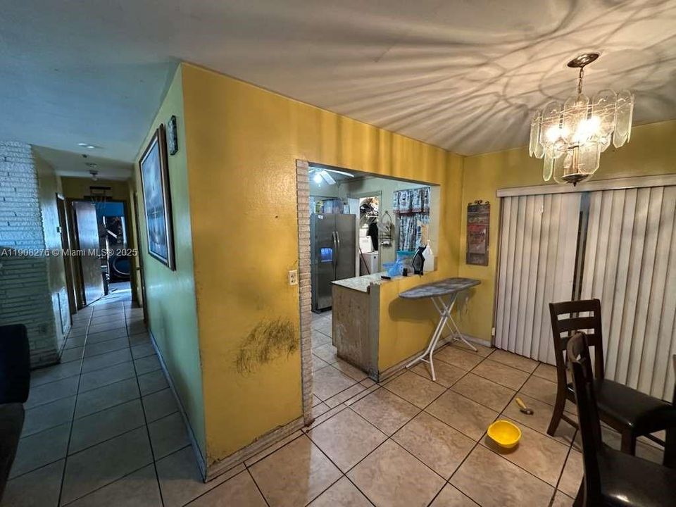 Activo con contrato: $339,900 (3 camas, 1 baños, 1026 Pies cuadrados)