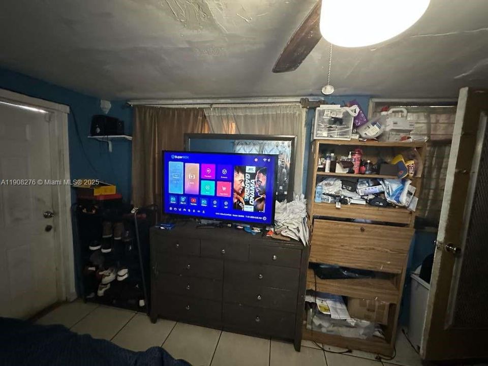 Activo con contrato: $339,900 (3 camas, 1 baños, 1026 Pies cuadrados)