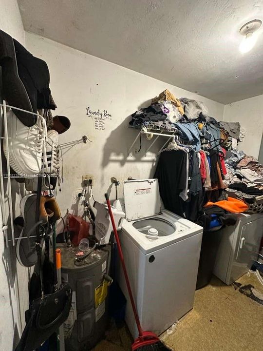 Activo con contrato: $339,900 (3 camas, 1 baños, 1026 Pies cuadrados)