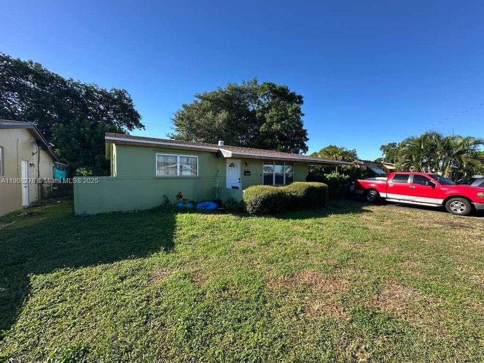 Activo con contrato: $339,900 (3 camas, 1 baños, 1026 Pies cuadrados)