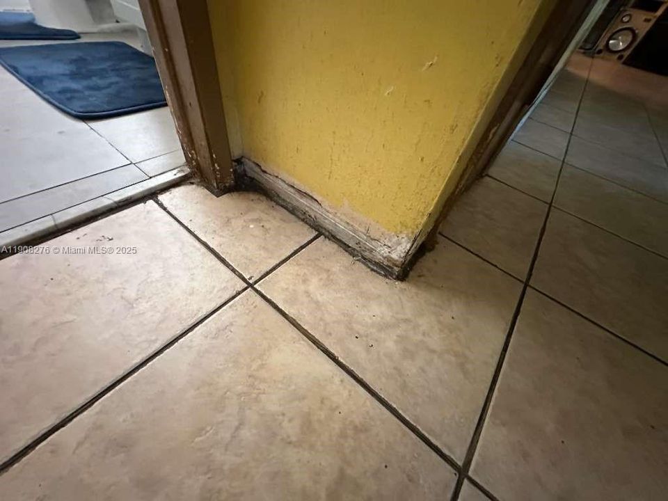 Activo con contrato: $339,900 (3 camas, 1 baños, 1026 Pies cuadrados)