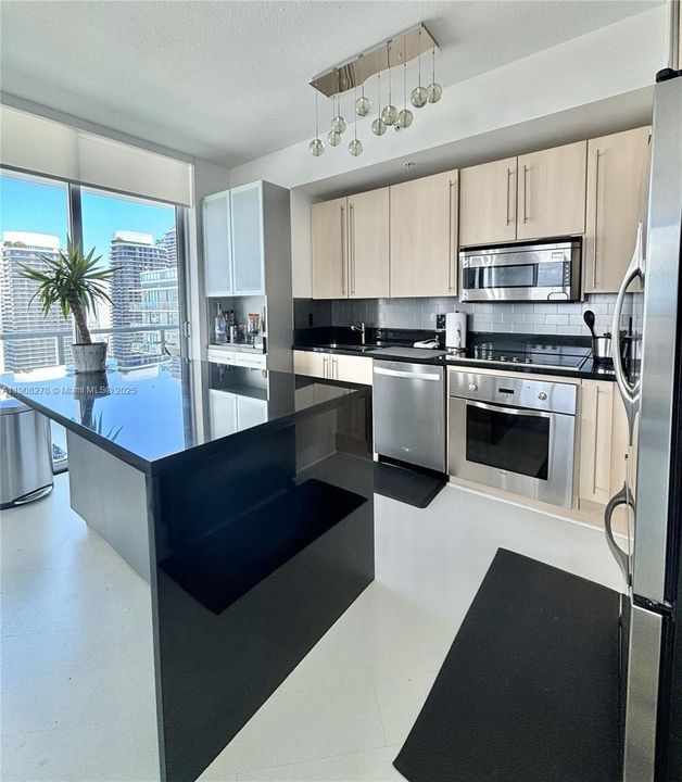 В аренду: $6,500 (3 спален, 3 ванн, 1800 Квадратных фут)