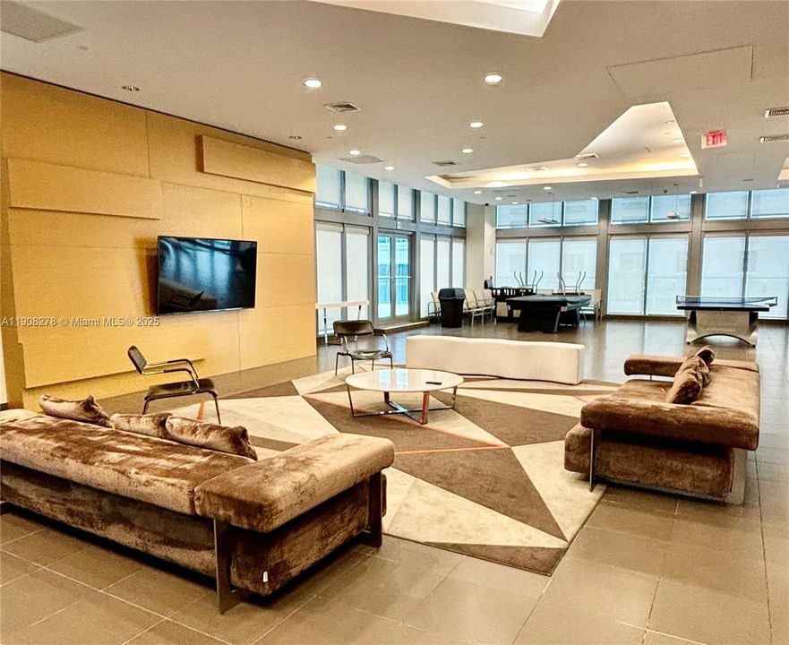 В аренду: $6,500 (3 спален, 3 ванн, 1800 Квадратных фут)