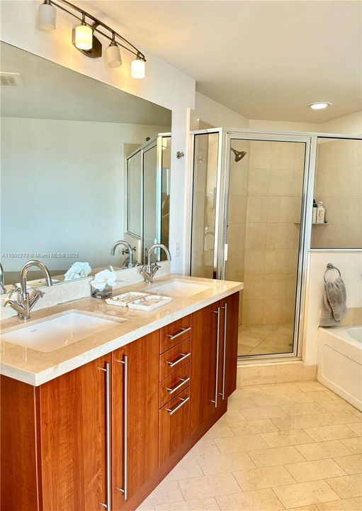 В аренду: $6,500 (3 спален, 3 ванн, 1800 Квадратных фут)