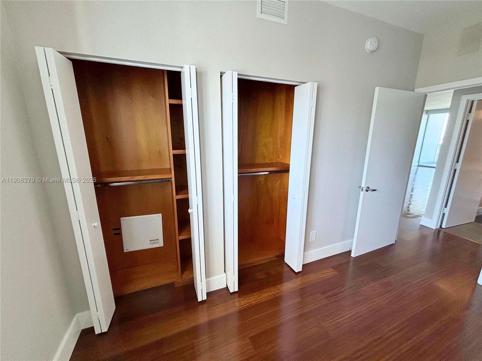 合同活跃: $4,500 (2 贝兹, 2 浴室, 1158 平方英尺)