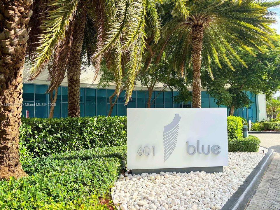 合同活跃: $4,500 (2 贝兹, 2 浴室, 1158 平方英尺)