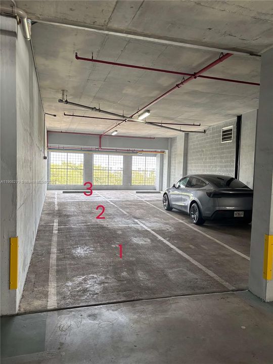 合同活跃: $4,500 (2 贝兹, 2 浴室, 1158 平方英尺)