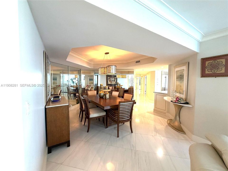 For Sale: $2,075,000 (3 beds, 3 baths, 2820 Square Feet)