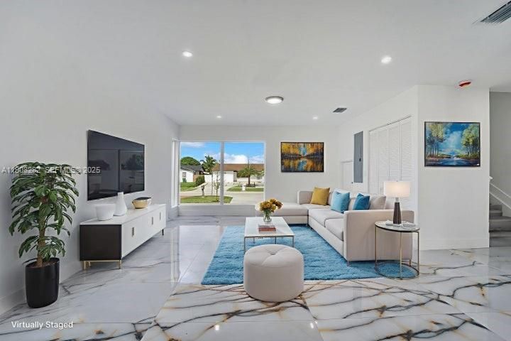 For Rent: $3,500 (4 beds, 3 baths, 1935 Square Feet)