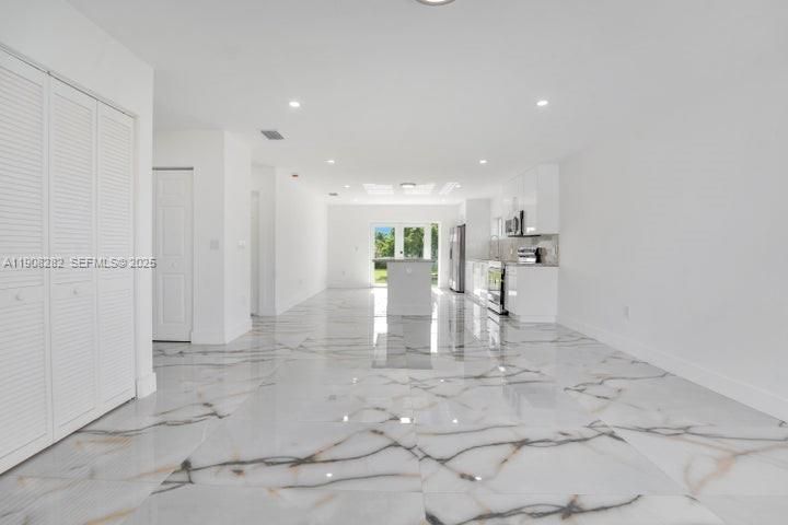 For Rent: $3,500 (4 beds, 3 baths, 1935 Square Feet)