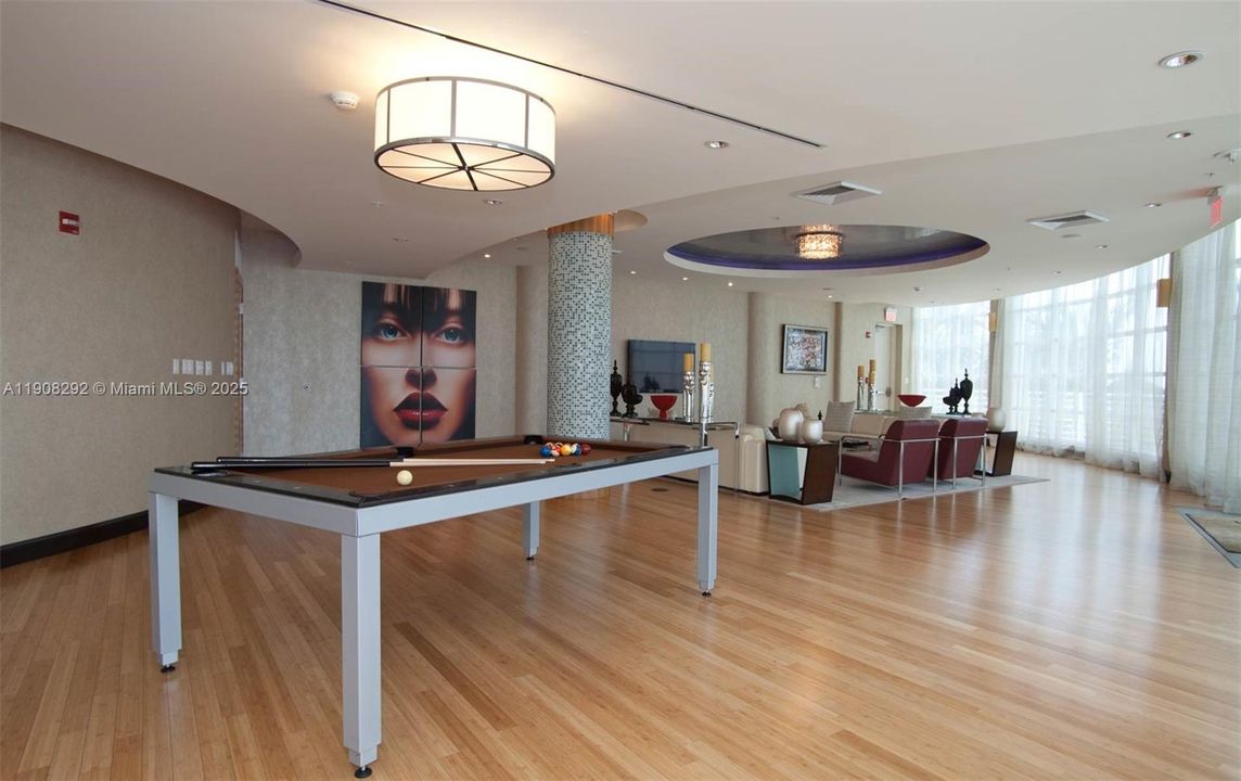 En Renta: $3,300 (2 camas, 2 baños, 940 Pies cuadrados)