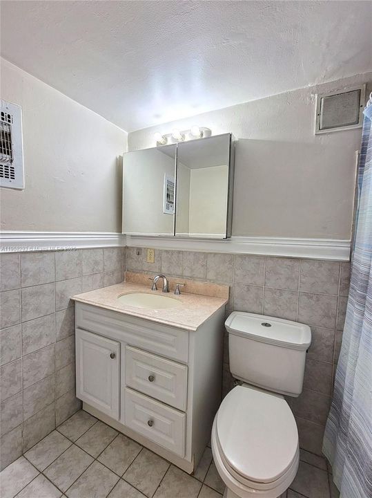 For Sale: $299,000 (0 beds, 1 baths, 450 Square Feet)