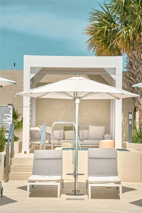 Activo con contrato: $32,000 (4 camas, 5 baños, 3536 Pies cuadrados)