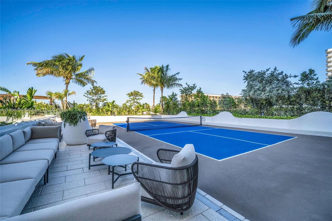 For Rent: $35,000 (4 beds, 4 baths, 3300 Square Feet)