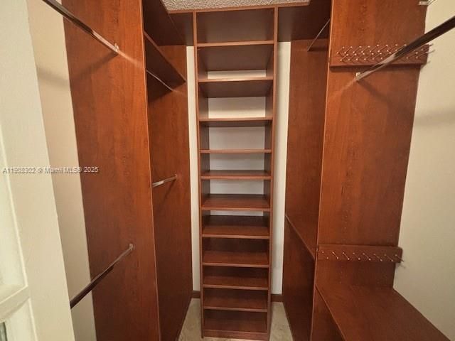 Activo con contrato: $2,700 (1 camas, 1 baños, 836 Pies cuadrados)