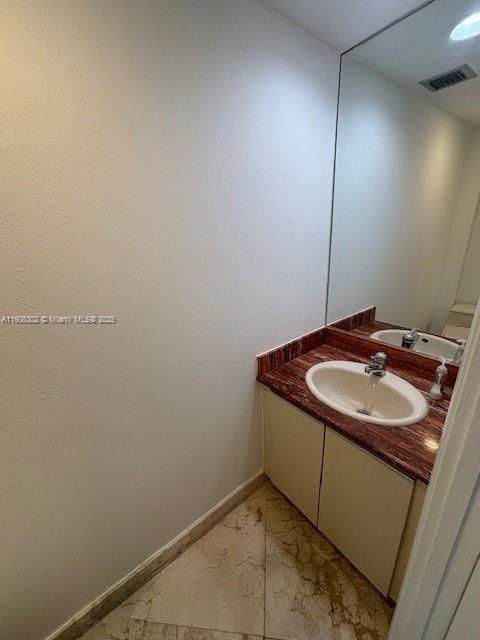 Activo con contrato: $2,700 (1 camas, 1 baños, 836 Pies cuadrados)