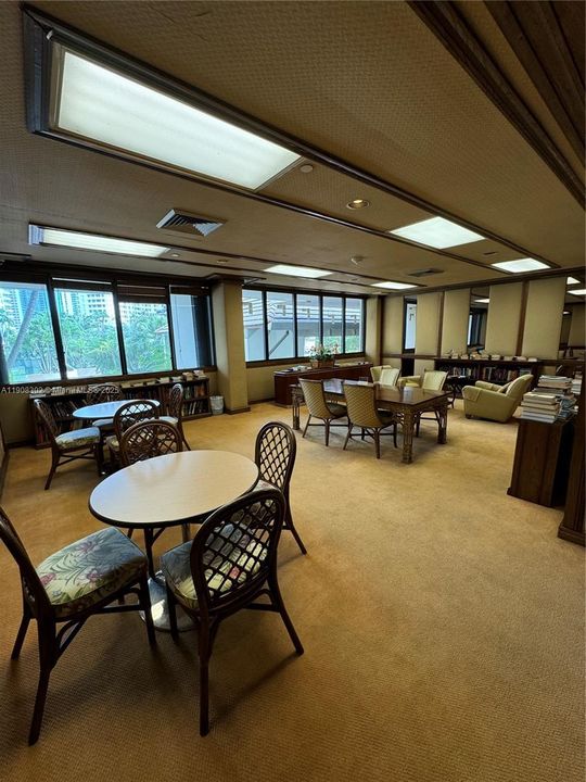 Activo con contrato: $2,700 (1 camas, 1 baños, 836 Pies cuadrados)