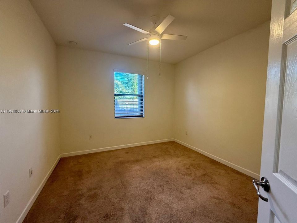 For Rent: $1,999 (2 beds, 1 baths, 620 Square Feet)
