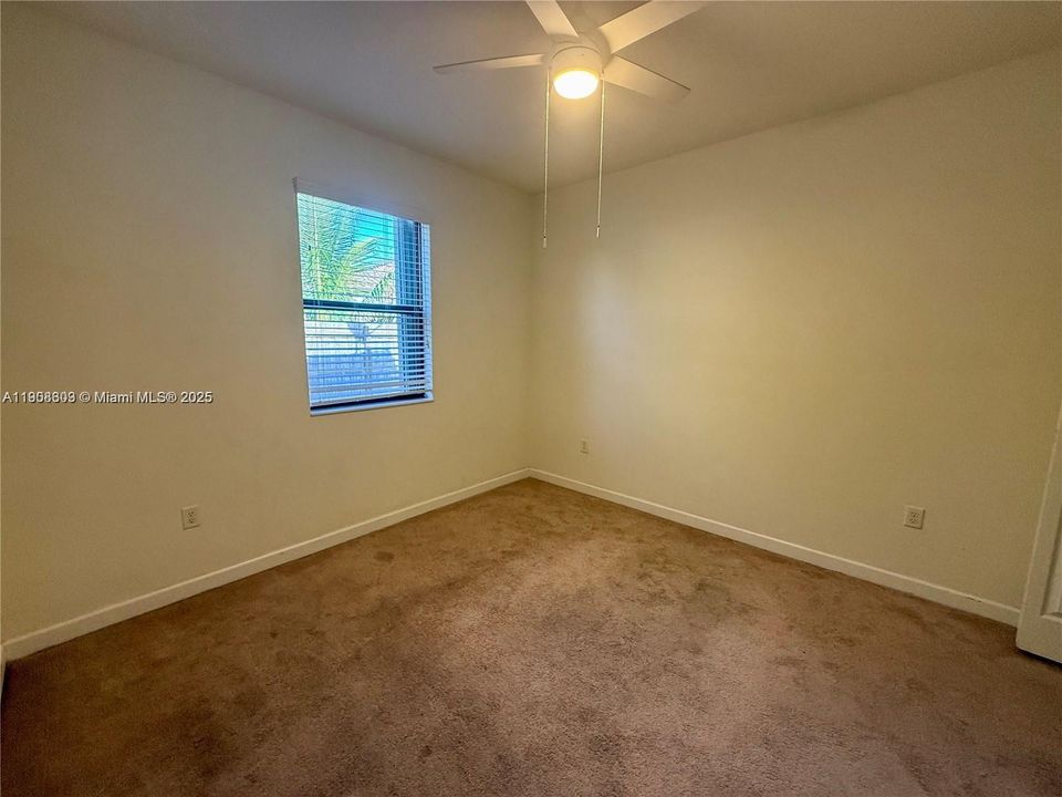 For Rent: $1,999 (2 beds, 1 baths, 620 Square Feet)
