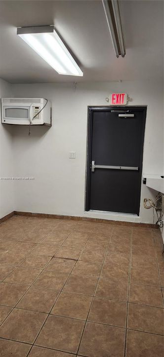 В аренду: $6,850 (0 спален, 0 ванн, 0 Квадратных фут)