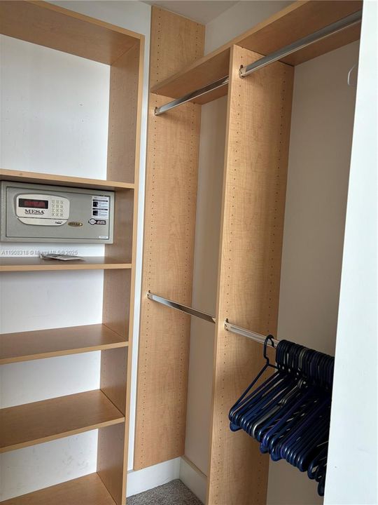 Master Walking Closet