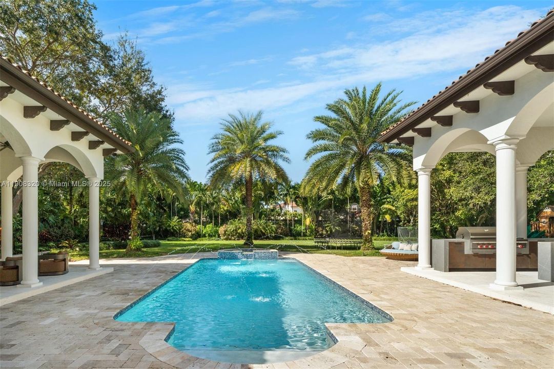 На продажу: $11,800,000 (6 спален, 7 ванн, 6851 Квадратных фут)