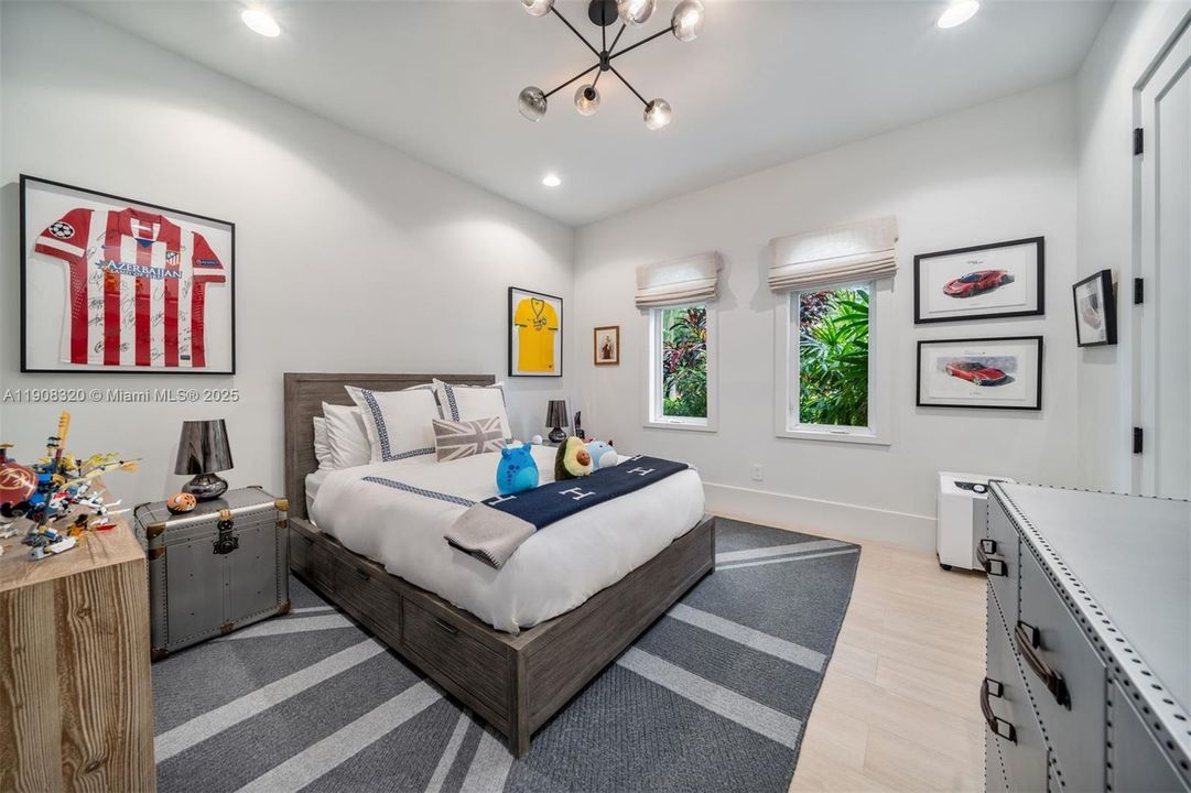 На продажу: $11,800,000 (6 спален, 7 ванн, 6851 Квадратных фут)