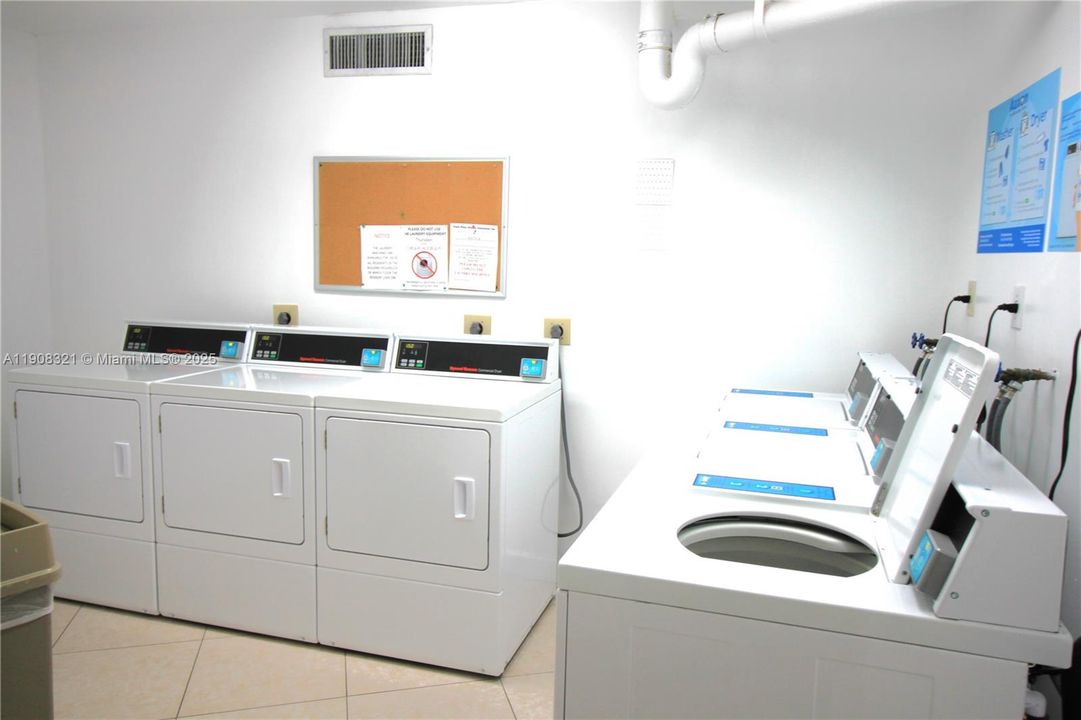 For Sale: $219,900 (2 beds, 2 baths, 1120 Square Feet)