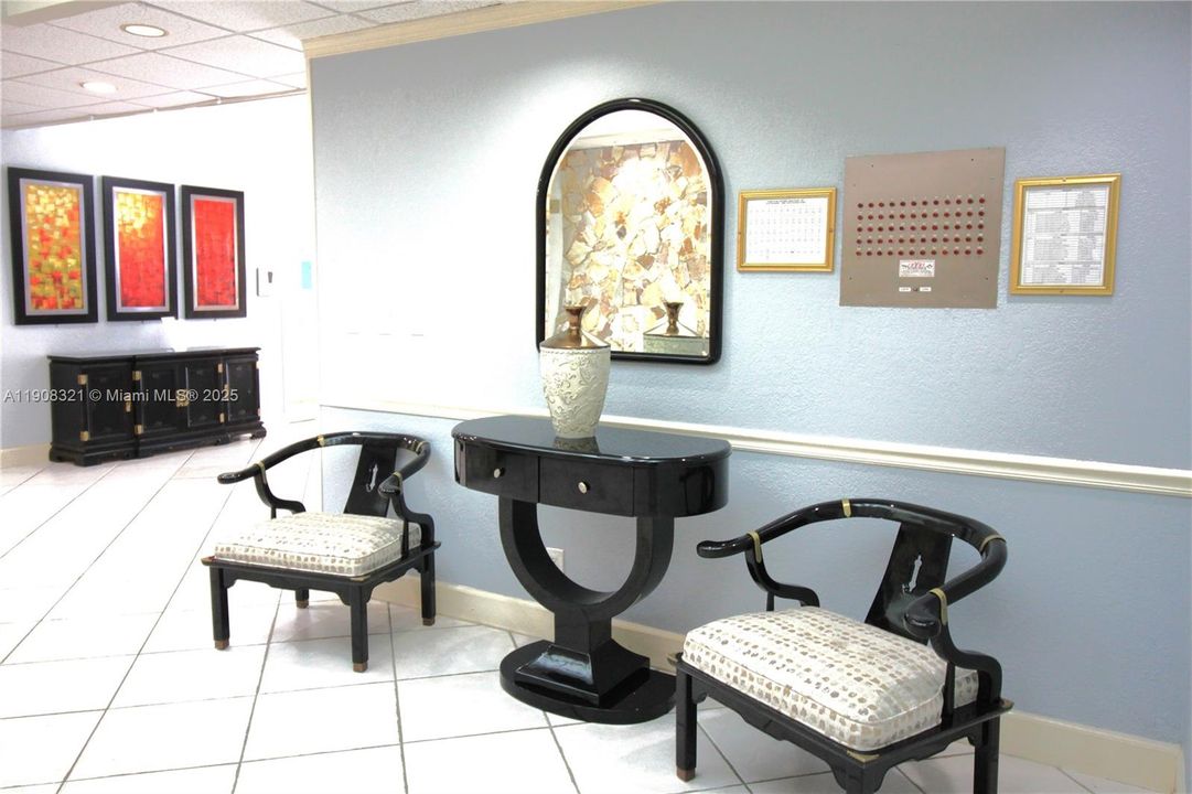 For Sale: $219,900 (2 beds, 2 baths, 1120 Square Feet)