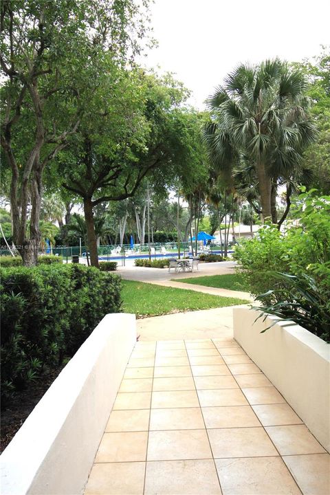 For Sale: $219,900 (2 beds, 2 baths, 1120 Square Feet)