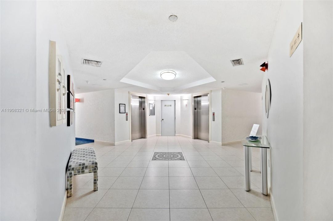 For Sale: $219,900 (2 beds, 2 baths, 1120 Square Feet)