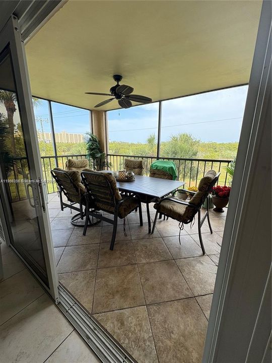 Active With Contract: $615,000 (2 beds, 2 baths, 1250 Square Feet)