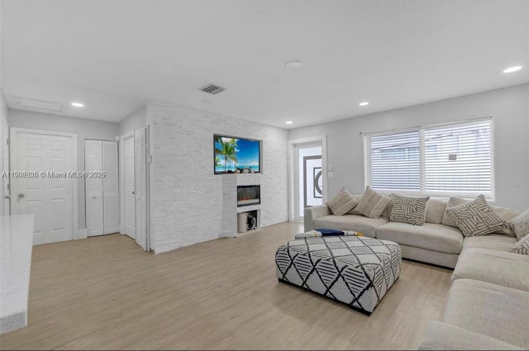 For Sale: $900,000 (0 beds, 0 baths, 2054 Square Feet)