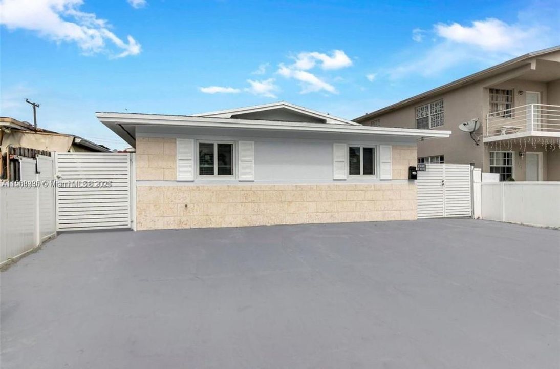 For Sale: $900,000 (0 beds, 0 baths, 2054 Square Feet)