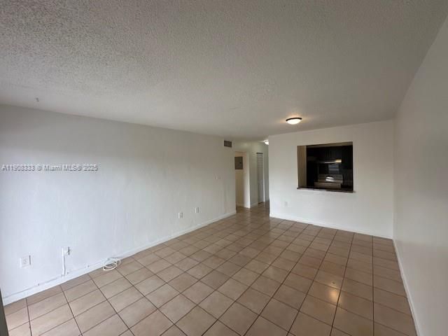 For Rent: $1,745 (1 beds, 1 baths, 720 Square Feet)