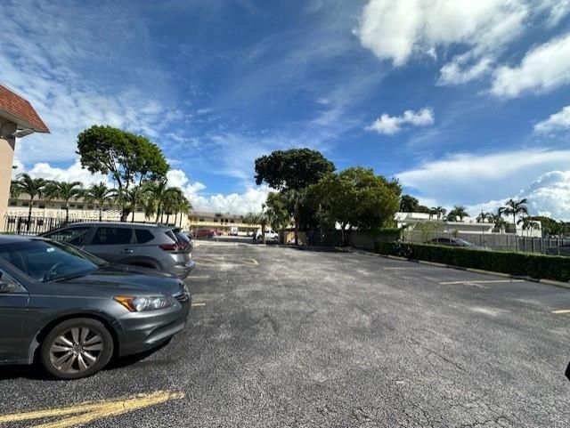 For Rent: $1,745 (1 beds, 1 baths, 720 Square Feet)