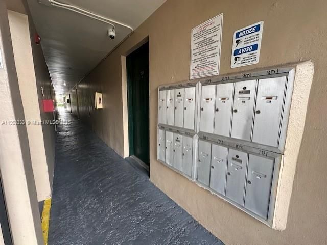 For Rent: $1,745 (1 beds, 1 baths, 720 Square Feet)