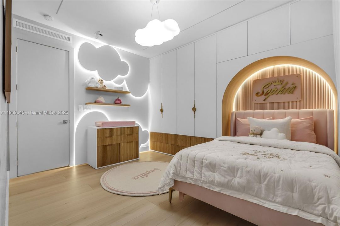 For Rent: $12,000 (5 beds, 5 baths, 3113 Square Feet)