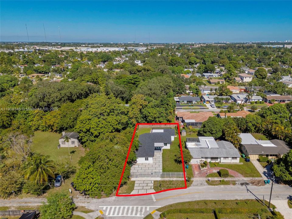 En Venta: $1,549,900 (5 camas, 3 baños, 2237 Pies cuadrados)