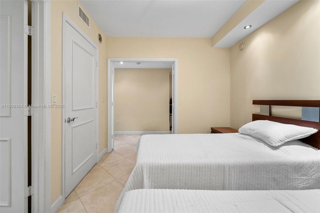 На продажу: $1,495,000 (3 спален, 3 ванн, 1841 Квадратных фут)