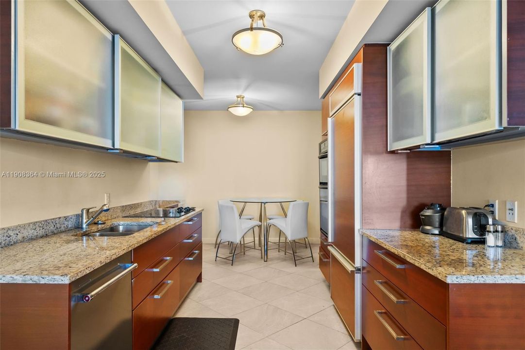 На продажу: $1,495,000 (3 спален, 3 ванн, 1841 Квадратных фут)