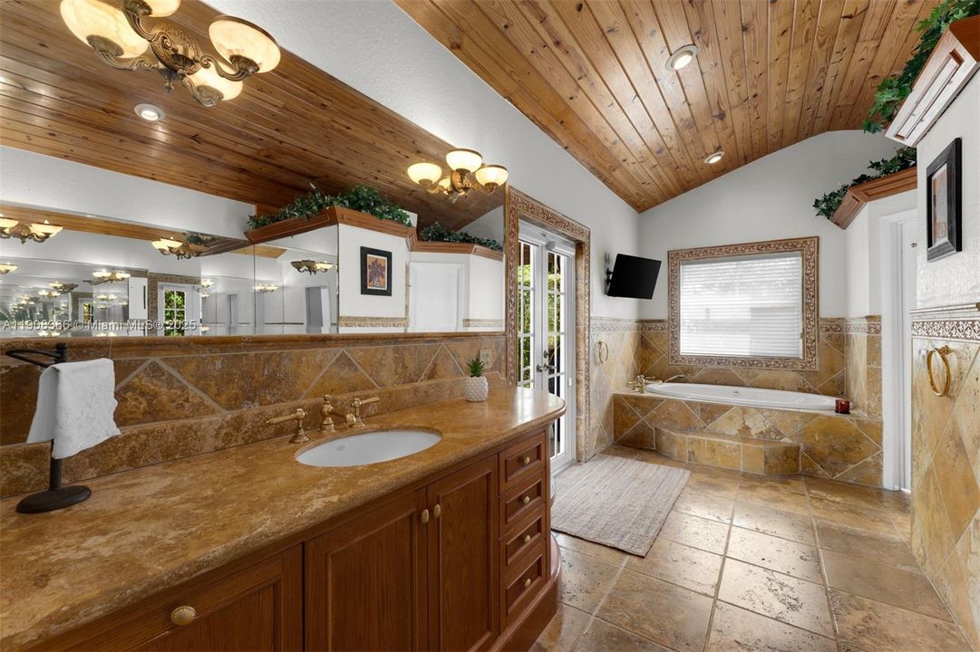 待售: $2,250,000 (3 贝兹, 2 浴室, 2526 平方英尺)