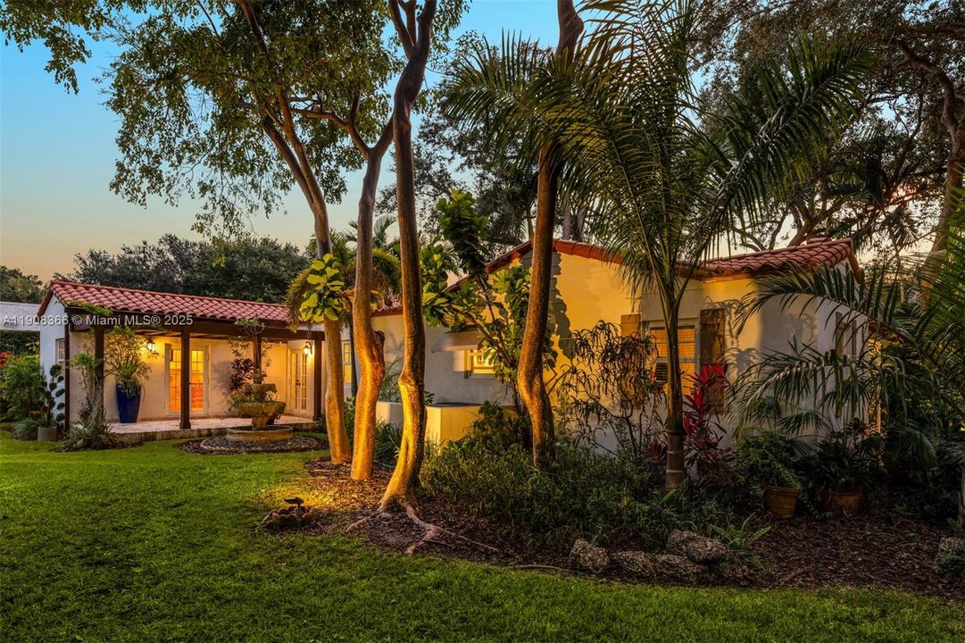 待售: $2,250,000 (3 贝兹, 2 浴室, 2526 平方英尺)